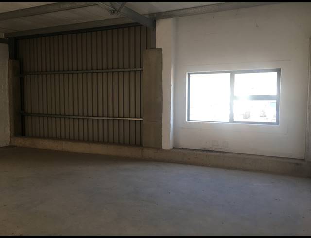 180M² WAREHOUSE TO LET IN CORNUBIA